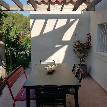 Casa de Férias Le Repaire De La Cadiere Saint-Cyr-sur-Mer